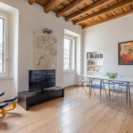 Modern Apartment In Campo De Fiori Рим Екстер'єр фото