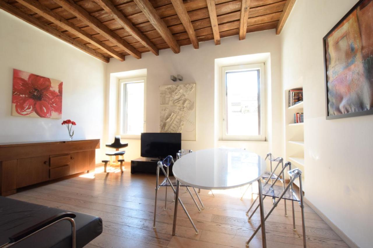 Modern Apartment In Campo De Fiori Рим Екстер'єр фото